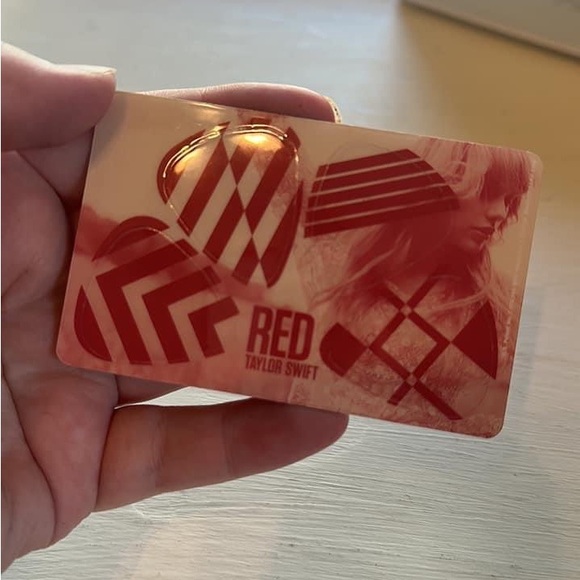 Taylor Swift Red (NOT TV) Zine Pack 2012 Limited Release With Book, CD, etc. - Picture 4 of 6